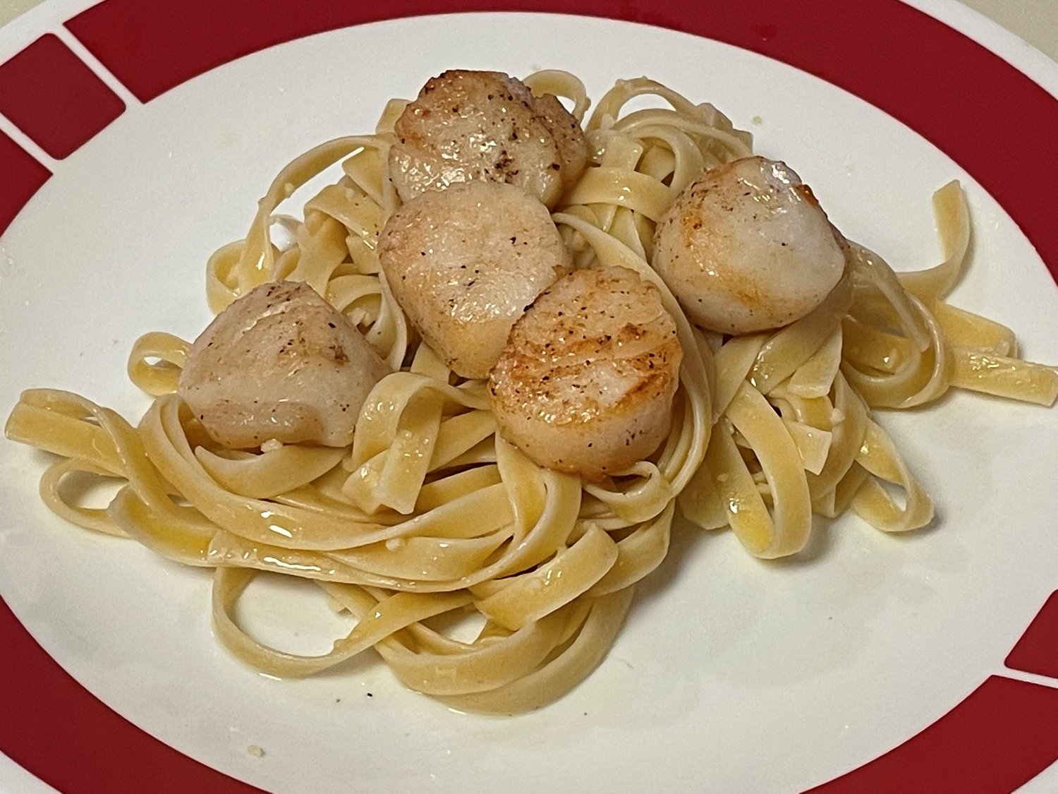 Skillet Scallops with Fettuccine